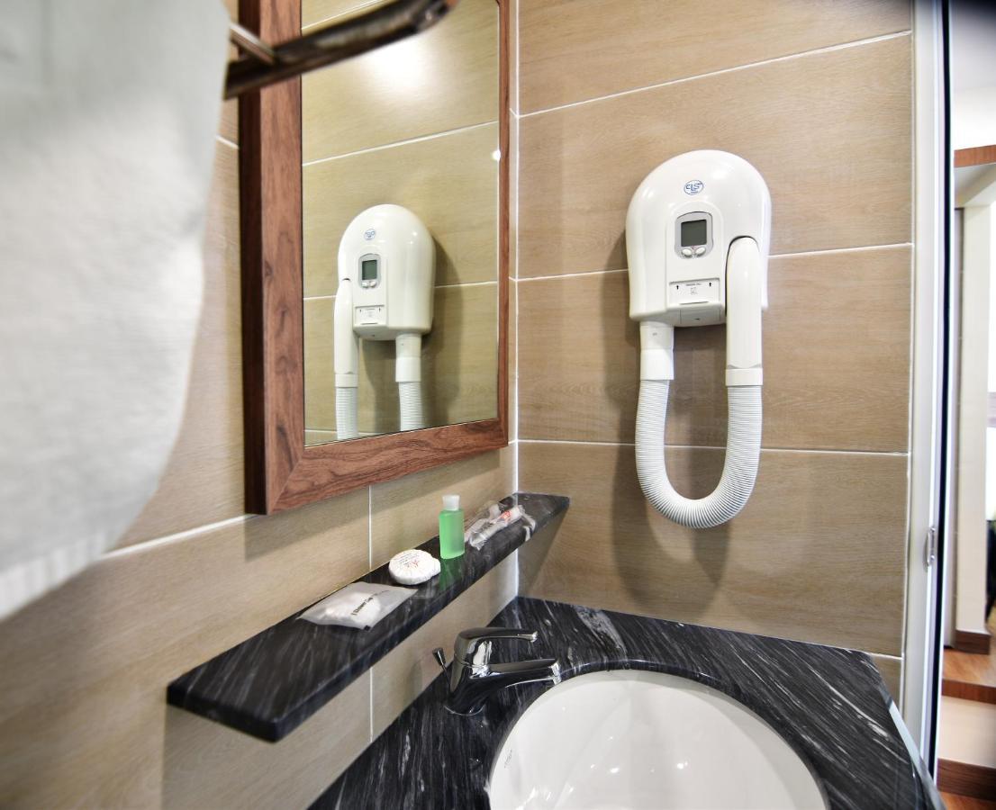 Yangtze Hotel 长江酒店 Johor Bahru Exterior photo